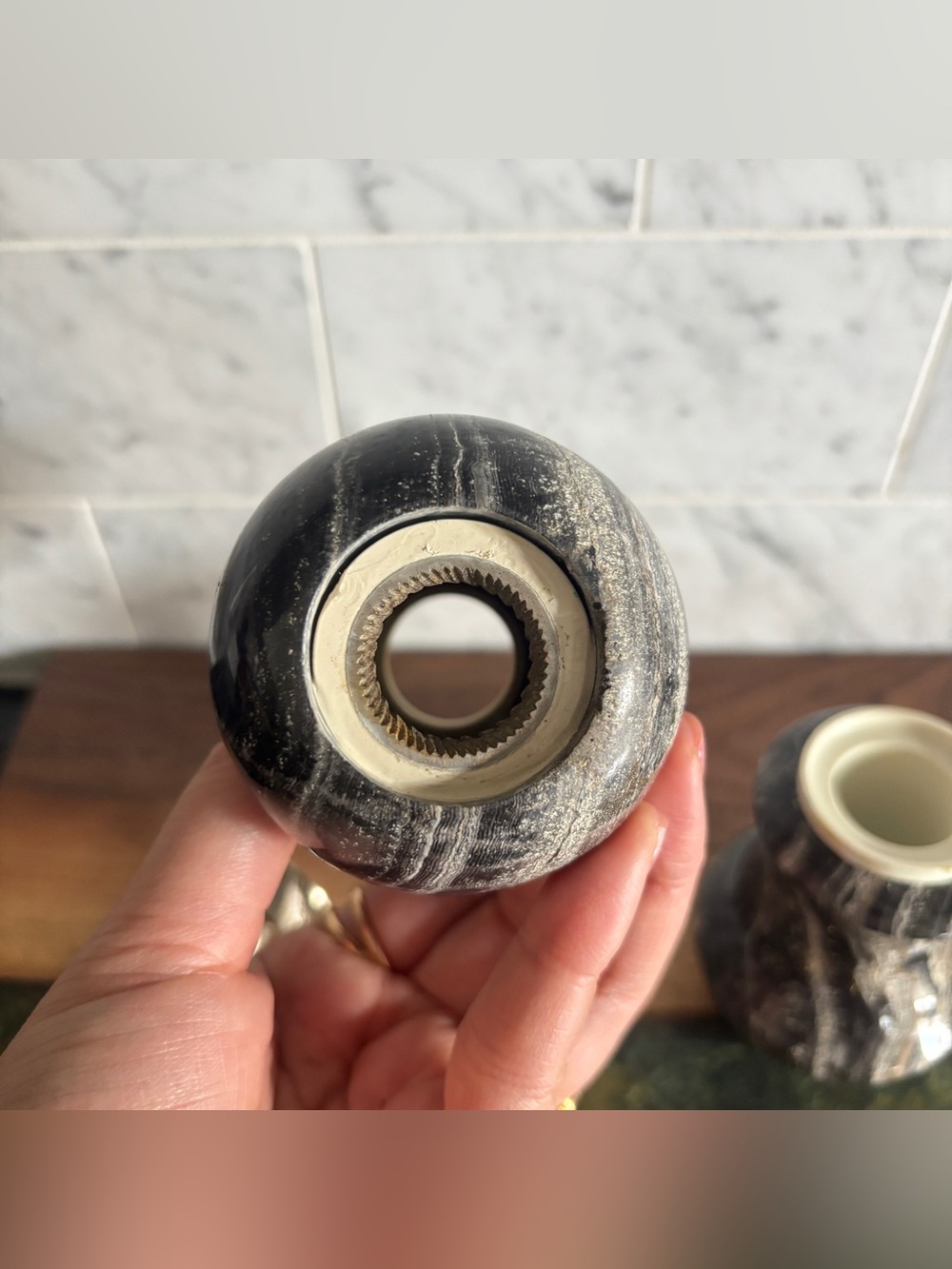 Vintage Italian Marble / Onyx Stone and Brass Salt and Pepper Mill Set - Picture 12 of 13